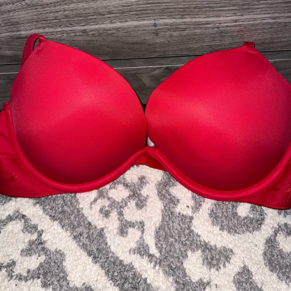 Victoria Secret PINK wear everywhere Bra